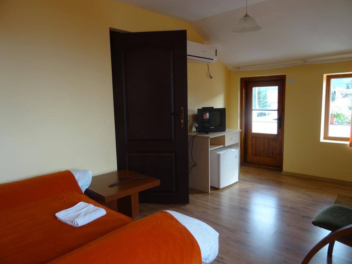 Family Hotel Rose Pavel Banja Exteriér fotografie