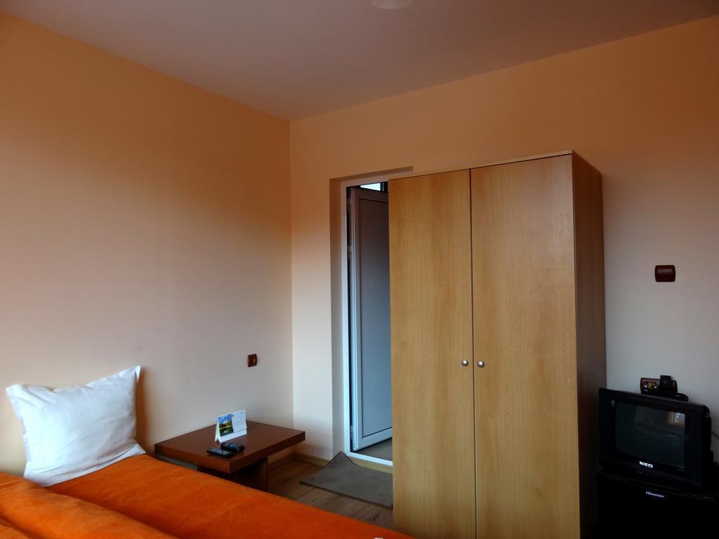 Family Hotel Rose Pavel Banja Exteriér fotografie